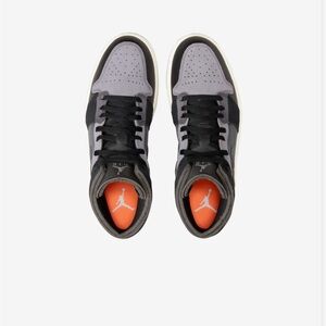 Air Jordan 1 mid se craft size 11 brand new never worn